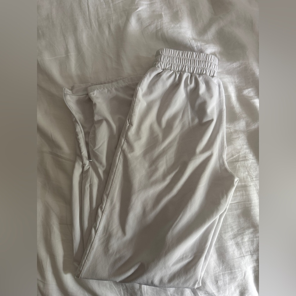 Aritzia TNA Elastic sweatpants